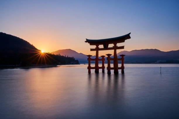 Отель Full House Miyajima Хацукаити Экстерьер фото